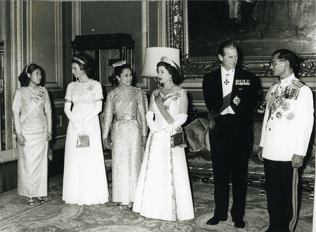 ภูษาศิลป์แห่งแผ่นดินสยาม - นิทรรรศสายธารพระเมตตา บรมราชินีนาถ