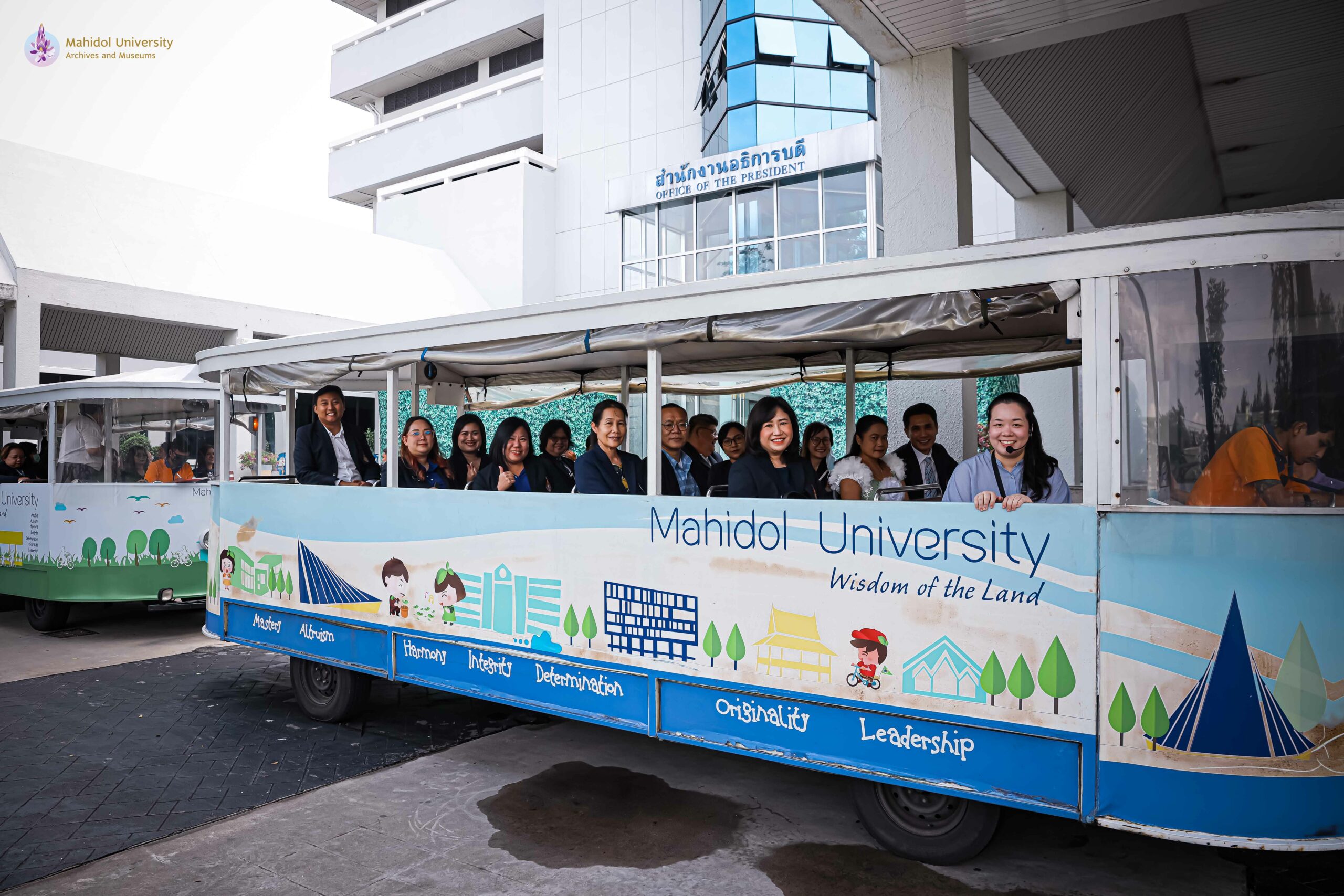 ฝ่ายจดหมายเหตุและพิพิธภัณฑ์  ให้การต้อนรับคณะศึกษาดูงานจากมหาวิทยาลัยเทคโนโลยีราชมงคลธัญบุรี